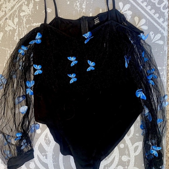 NWOT Cold Shoulder Butterfly Bodysuit - Picture 2 of 9